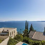 Apartament Herrliches In Atemberaubender Lage Nur 80 Meter Zum Mit Pool