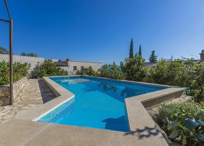 Apartament Herrliches In Atemberaubender Lage Nur 80 Meter Zum Mit Pool