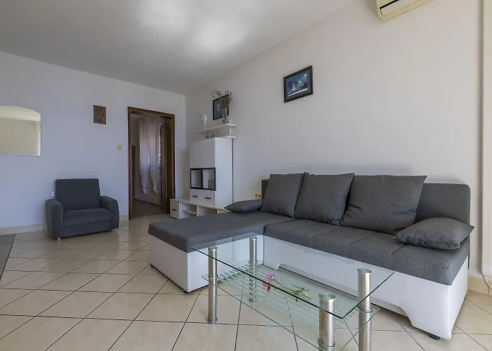 Herrliches In Atemberaubender Lage Nur 80 Meter Zum Mit Pool Apartament *