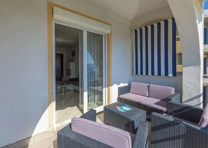 Herrliches In Atemberaubender Lage Nur 80 Meter Zum Mit Pool Apartament Crikvenica
