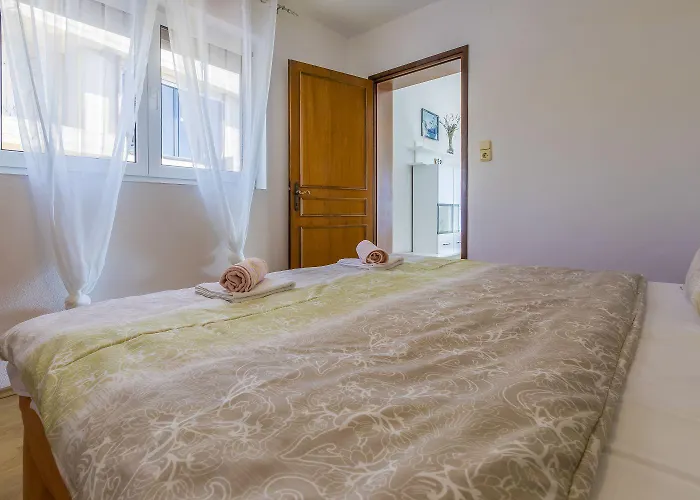 Herrliches In Atemberaubender Lage Nur 80 Meter Zum Mit Pool Apartament Crikvenica