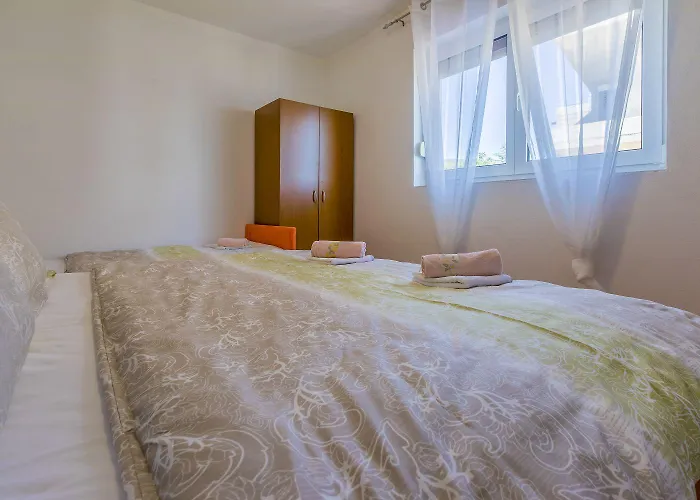 Apartament Herrliches In Atemberaubender Lage Nur 80 Meter Zum Mit Pool